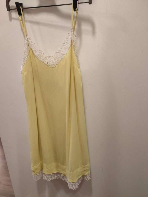 Vestido lencero amarillo limón. Talla única